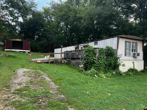 114 Main St, Norfork, AR 72658
