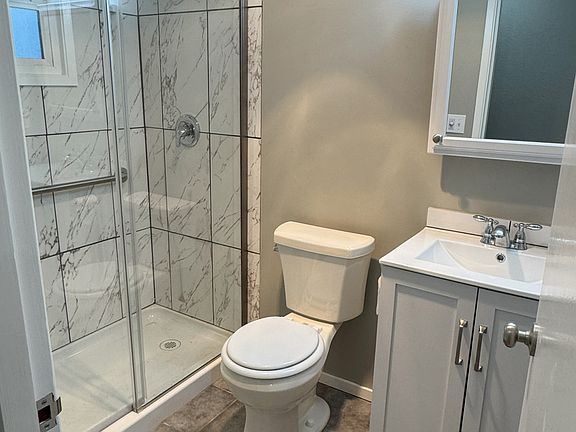 Bathroom - has heated floors!