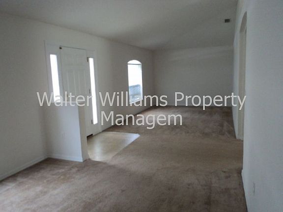 3rd image of 6 Barkwood Ln