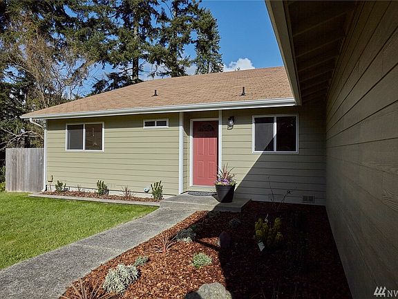 2nd image of 3625 Briarwood Dr SE