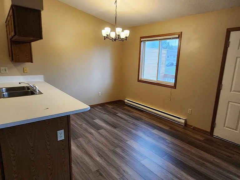 4001 Yucca Dr — Photo 6
