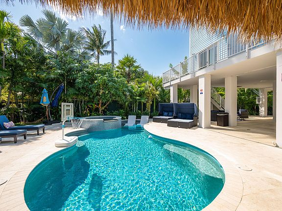 5th image of 1716 Laird St