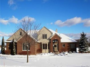 1785 Kriss Xing, Brighton, MI