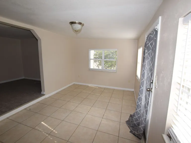 317 E Barnes Ave — Photo 13