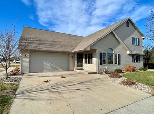 N9689 Hopfensperger Rd, APPLETON, WI 54915