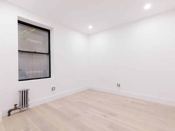 3rd image of 245 E 30th St APT 24
