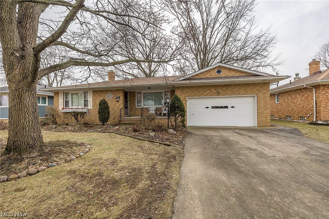 8475 Selwick Dr, Parma, OH 44129 Zillow