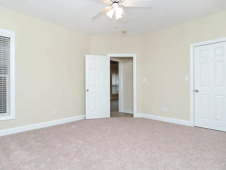 5040 Whitner Dr — Photo 13