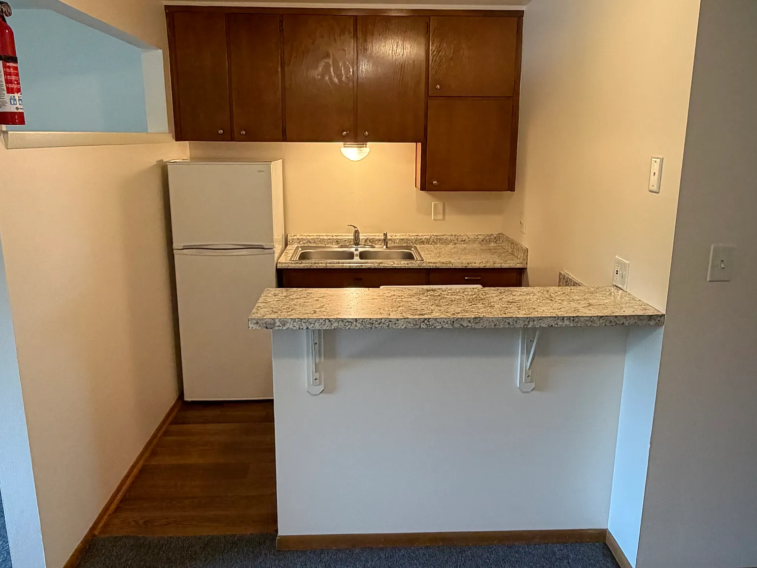 1902 S Harris Ave — Photo 3