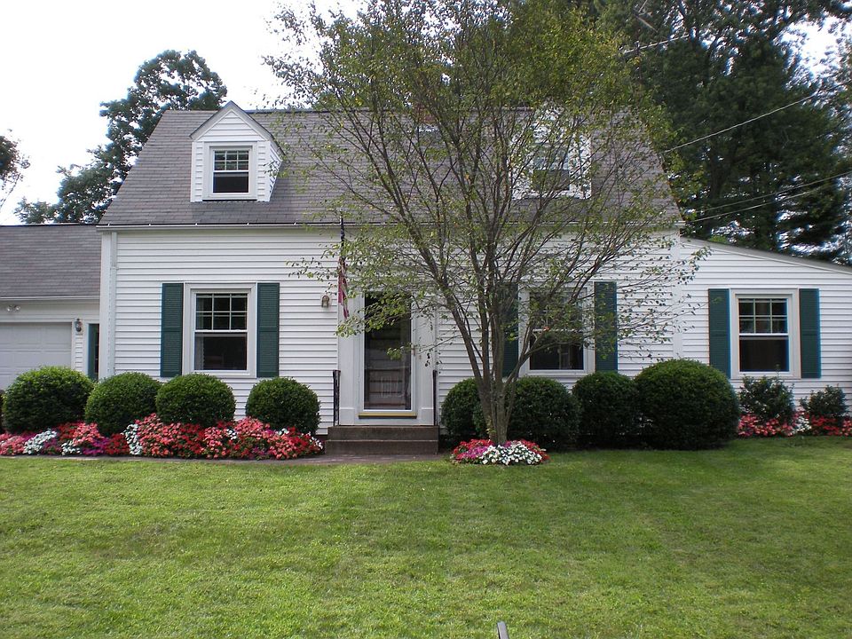 58 Meadowbrook Avenue