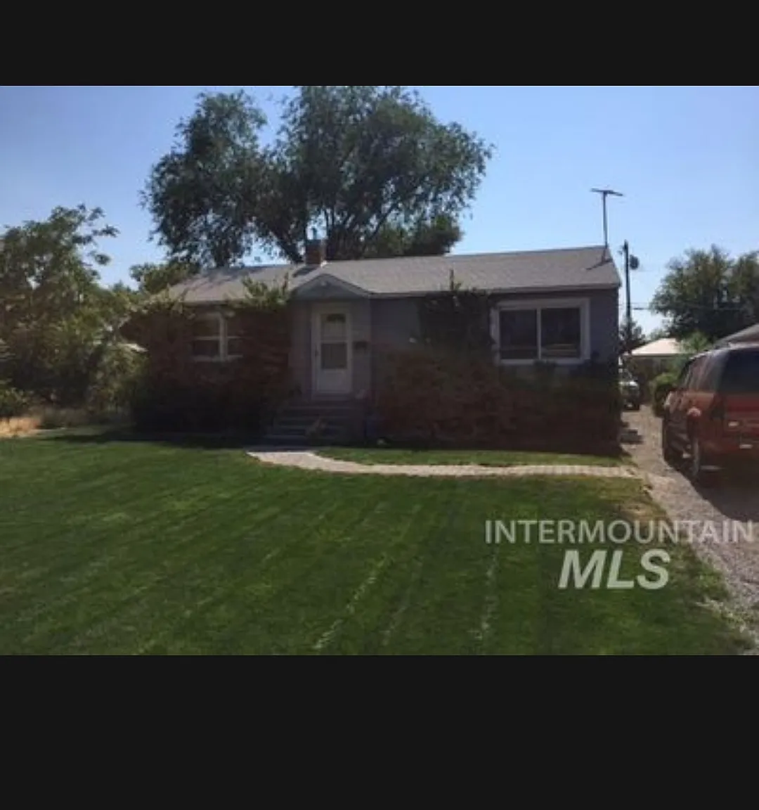 4 bed, 1776 sqft, $1,600 — Photo 1