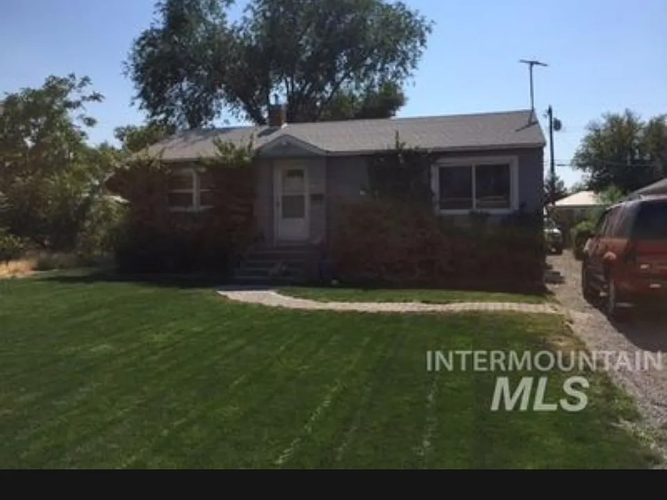 617 8th Ave N