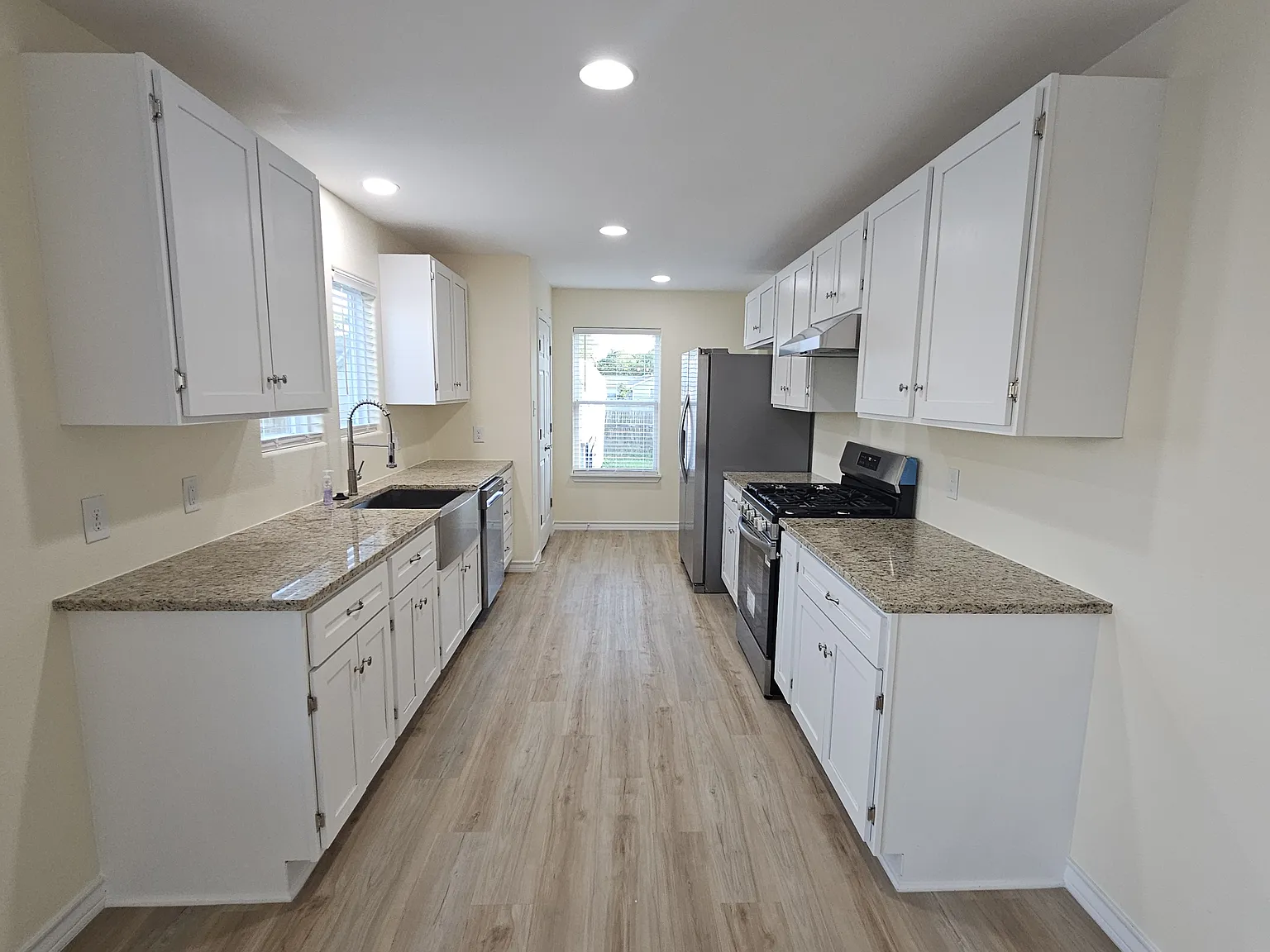 2 bed, 1245 sqft, $1,600 — Photo 2