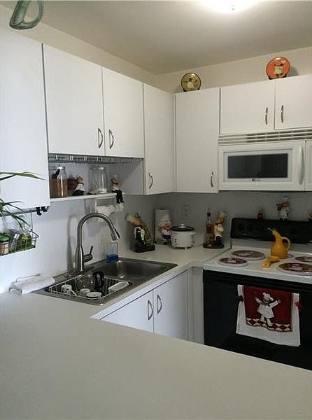 2nd image of 8231 NW 8th St #2514