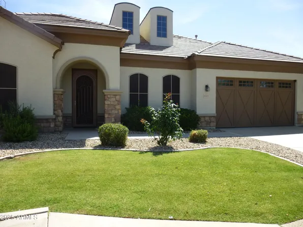 6687 S BANNING Street, Gilbert, AZ 85298