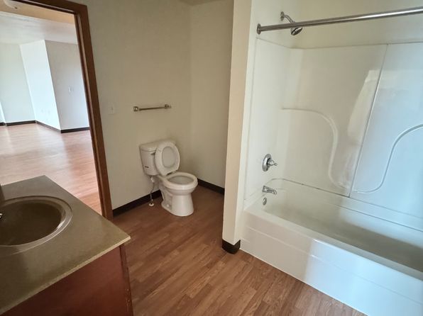 128 Arthur St APT 204
