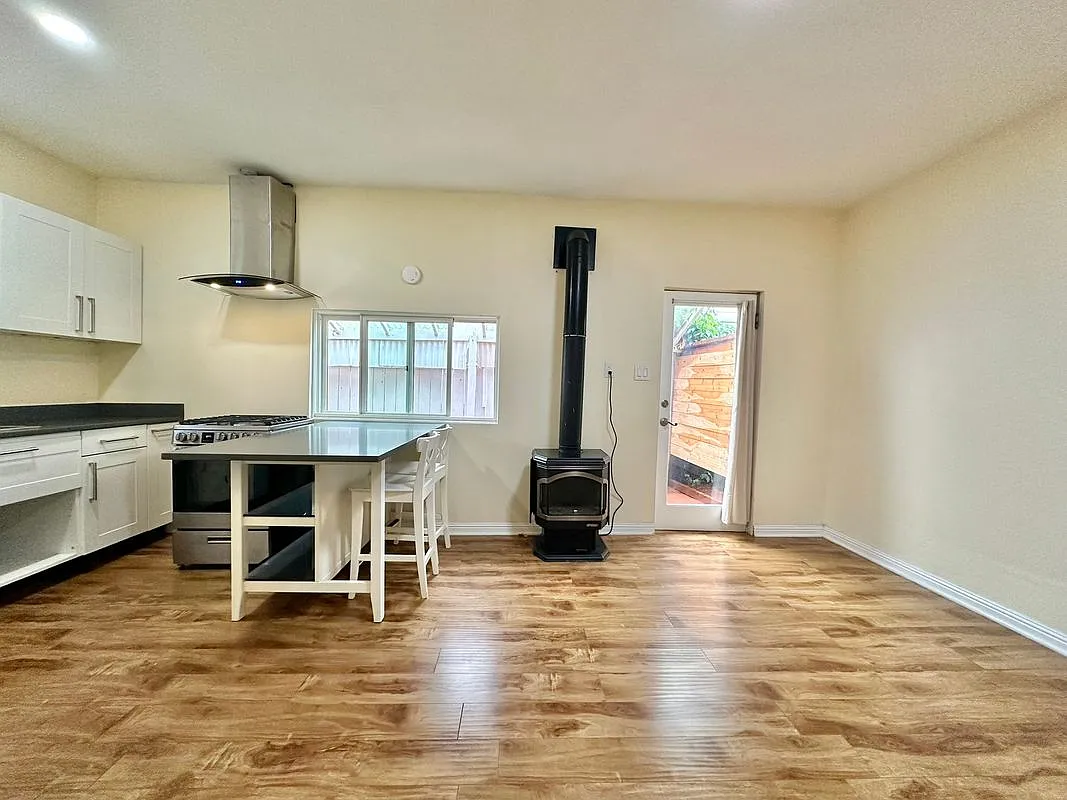 1 bed, 1.0 bath, 420 sqft, $1,750 — Photo 3