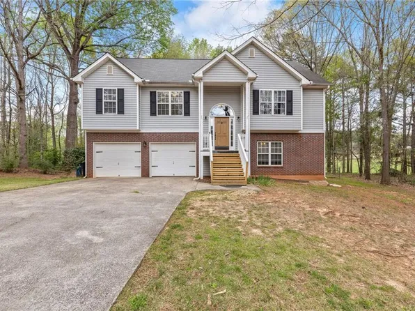 1303 Post Oak Ct, Winder, GA 30680