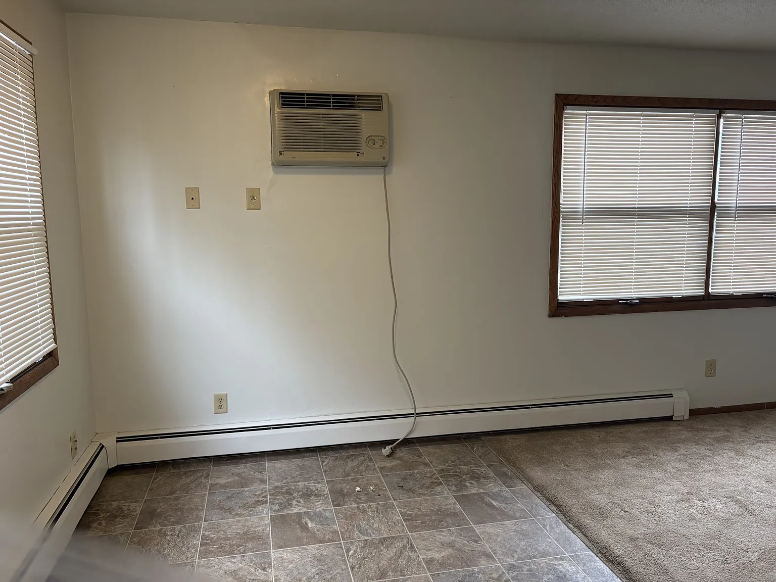 One Month Free!Updated One-Bedroom Unit In Stevens Square Neighborhood — Photo 4