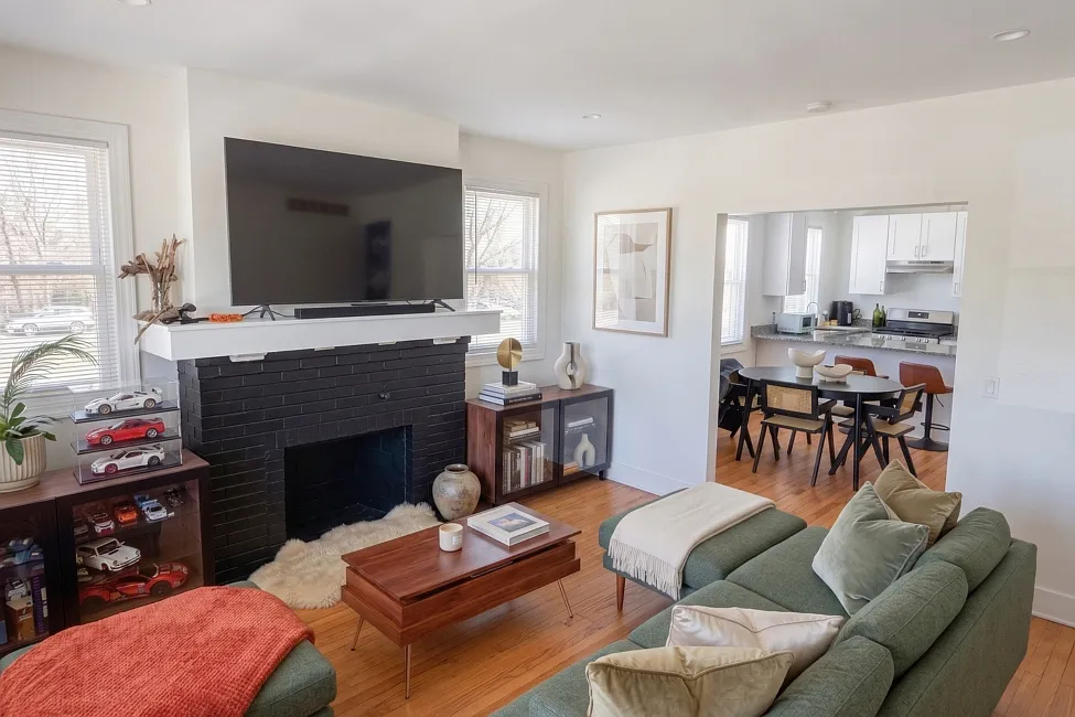 2 bed, 1050 sqft, $1,450 — Photo 3