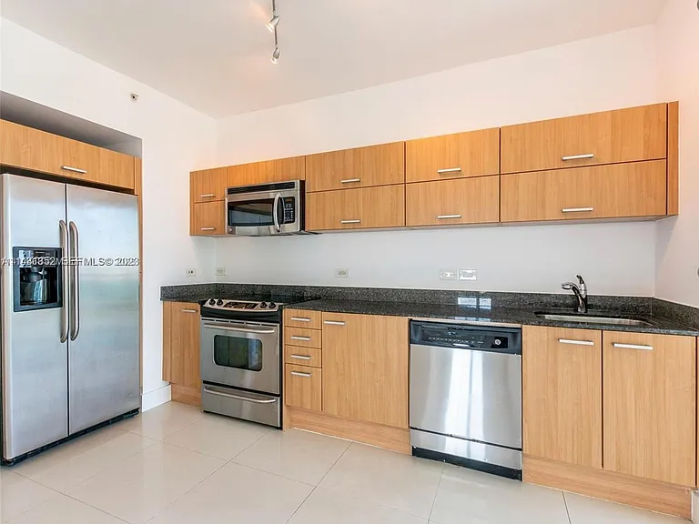 350 S Miami Ave #1300 — Photo 14