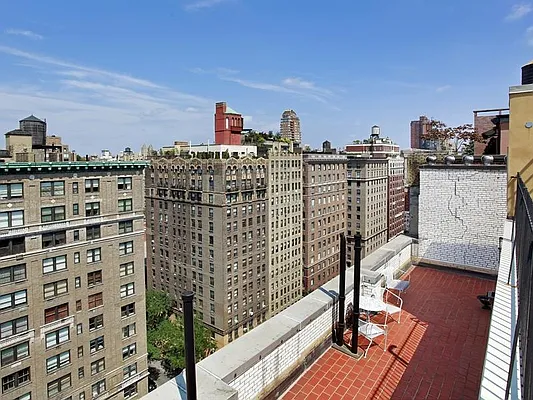 Sold by Sotheby's International Realty | media 13