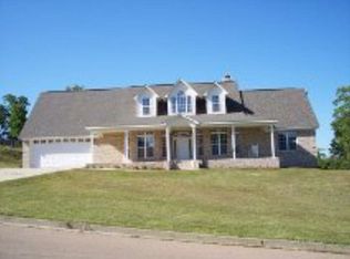 352 Lakes Dr N, Oxford, MS 38655