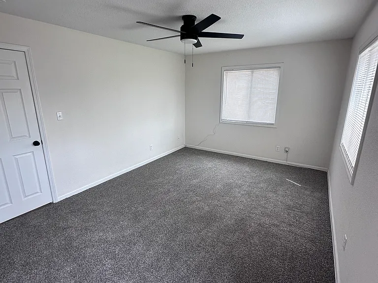 4201 S Minnie St #7 — Photo 11