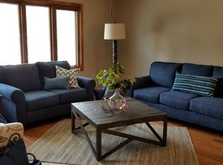 3130 7th St, Marion, IA 52302