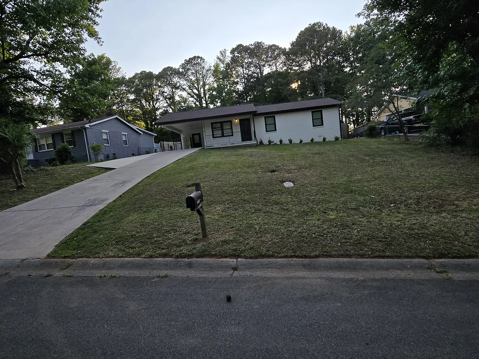 3 bed, 1.5 bath, 1050 sqft, $1,800 — Photo 2