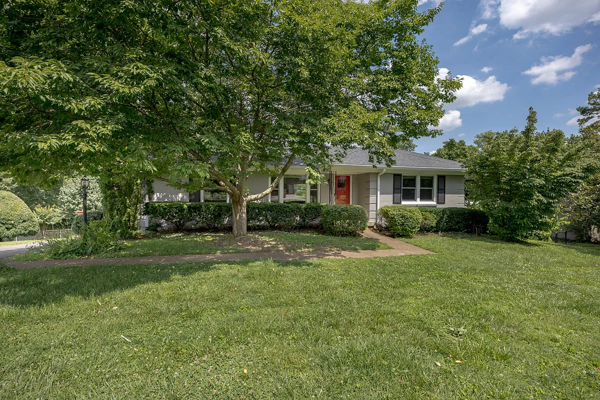3 bed, 2416 sqft, $3,250 — Photo 4