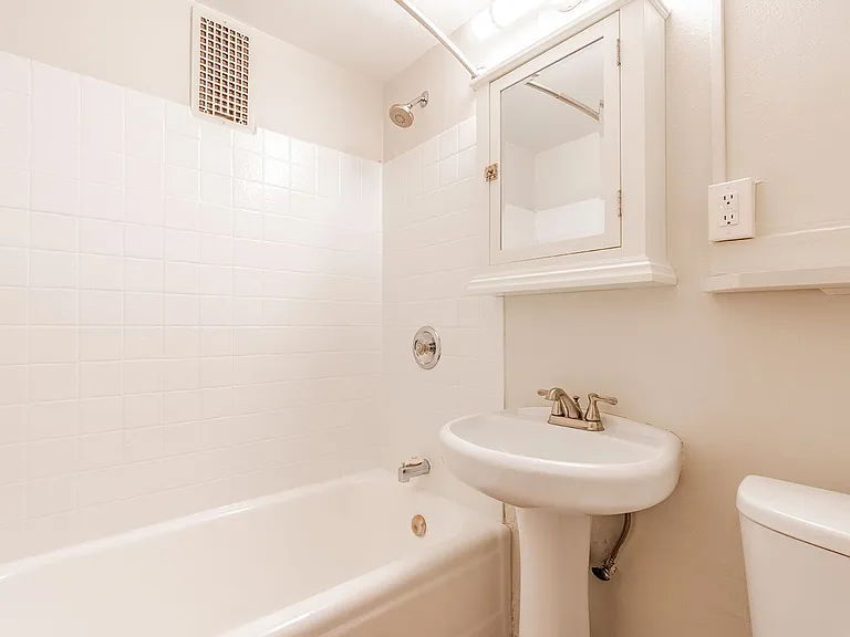 Stockbridge Apartment Homes — Photo 41