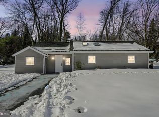 4 Lower Greenbriar Rd, Wilmington, DE 19810