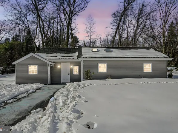 4 Lower Greenbriar Rd, Wilmington, DE 19810