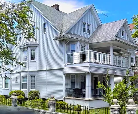 Rented by Oxford Property Group | media 10