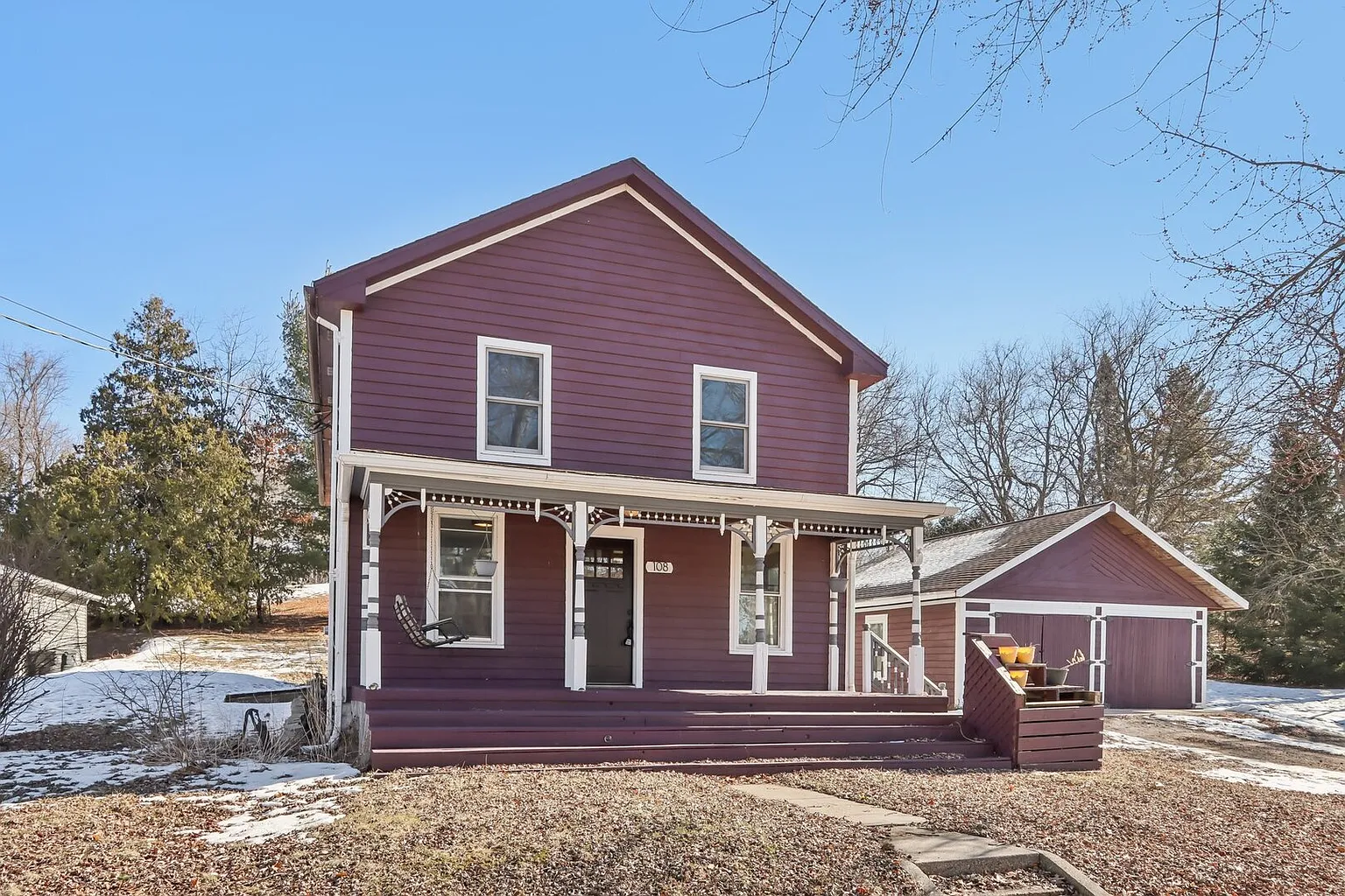 108 Grove Ave photo 1