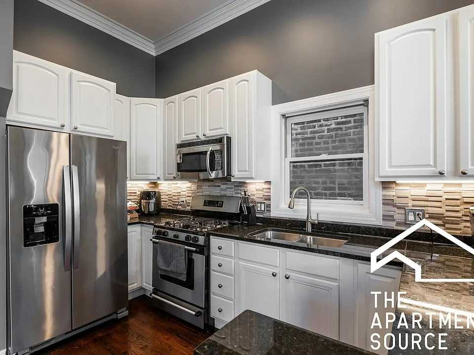 3739 N Sheffield Ave #3