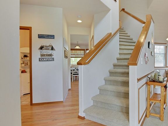 4th image of 773 Gracie Ln W