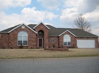 302 Cross Creek Dr, Bentonville, AR 72712