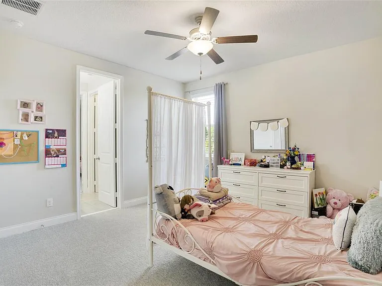 8414 Vivaro Isle Way — Photo 37