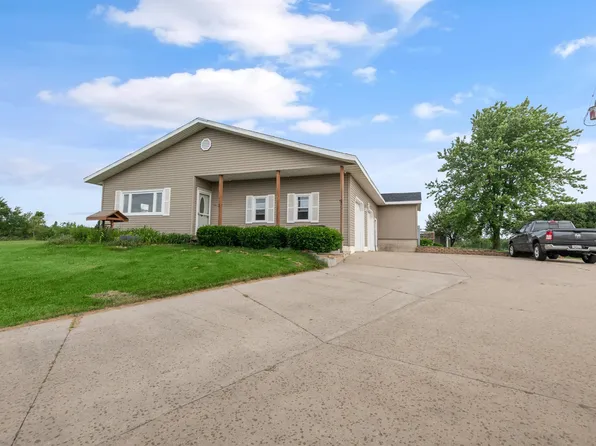 W6054 Town Hall Rd, Peshtigo, WI 54157