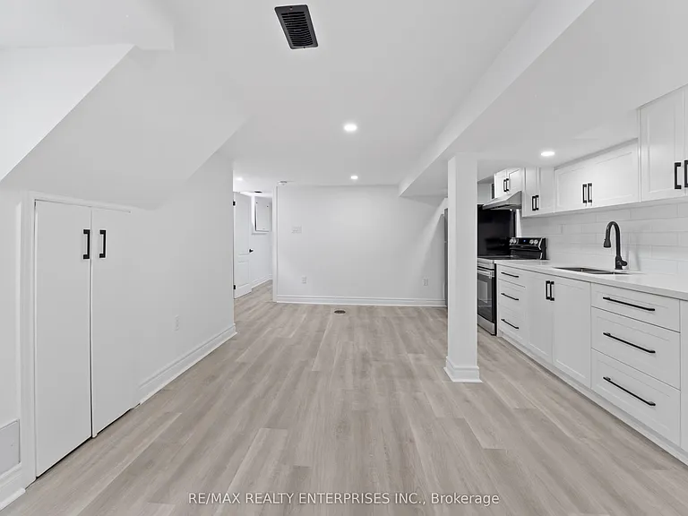 3 Dallyn Cres #BASEMENT — Photo 6