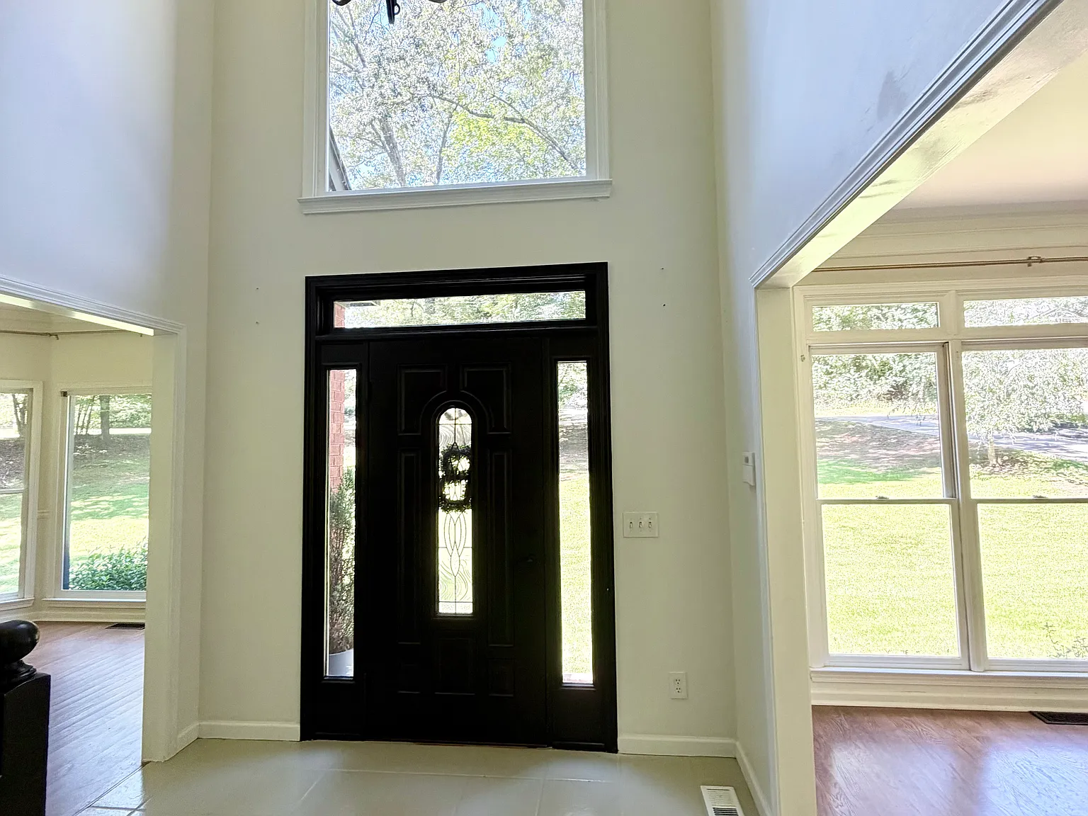 5 bed, 3.5 bath, 3700 sqft, $3,200 — Photo 4