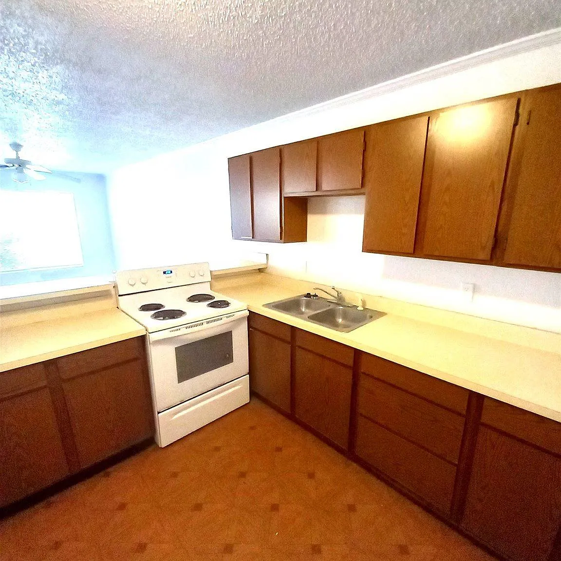2 bed, 1100 sqft, $1,195 — Photo 3