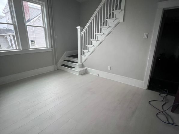 1163 Chestnut St, Kulpmont, PA 17834