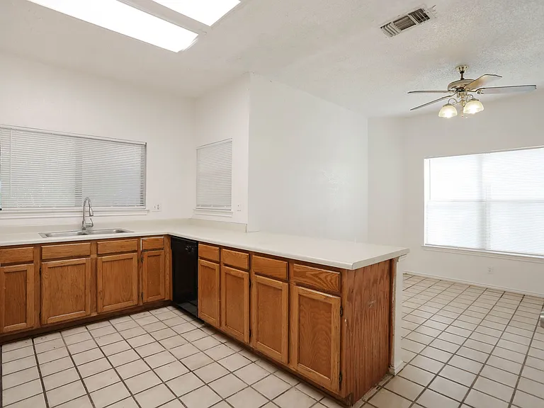 11009 Almond Park — Photo 24