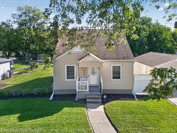 13249 Longtin St, Southgate, MI 48195