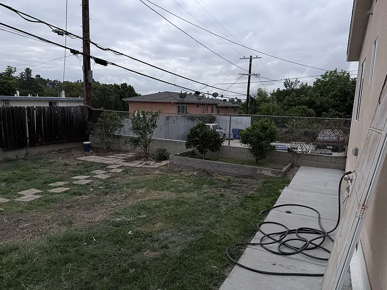 4326 Stillwell Ave — Photo 5