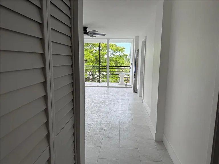 112 Royal Park Dr #4B — Photo 9