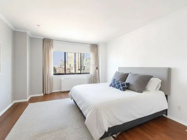 343 East 74th Street image 5 of 12